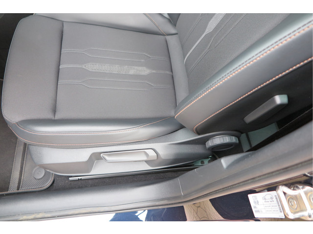 CUPRA Formentor 1.4 e-Hybrid 204pk Business. Led , Trekhaak , PDC , Clima, Stuurwiel verwarmd , LMV , Carplay, etc .