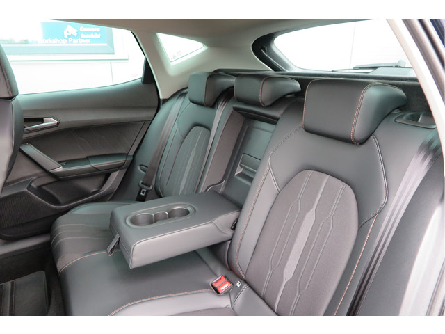 CUPRA Formentor 1.4 e-Hybrid 204pk Business. Led , Trekhaak , PDC , Clima, Stuurwiel verwarmd , LMV , Carplay, etc .