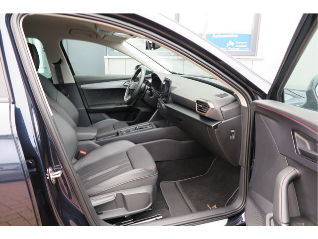 CUPRA Formentor 1.4 e-Hybrid 204pk Business. Led , Trekhaak , PDC , Clima, Stuurwiel verwarmd , LMV , Carplay, etc .