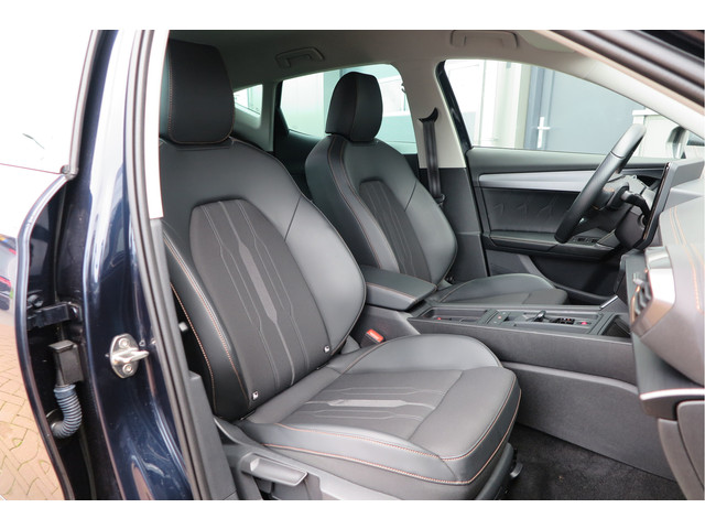 CUPRA Formentor 1.4 e-Hybrid 204pk Business. Led , Trekhaak , PDC , Clima, Stuurwiel verwarmd , LMV , Carplay, etc .