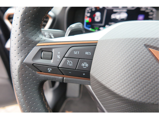 CUPRA Formentor 1.4 e-Hybrid 204pk Business. Led , Trekhaak , PDC , Clima, Stuurwiel verwarmd , LMV , Carplay, etc .