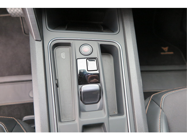 CUPRA Formentor 1.4 e-Hybrid 204pk Business. Led , Trekhaak , PDC , Clima, Stuurwiel verwarmd , LMV , Carplay, etc .