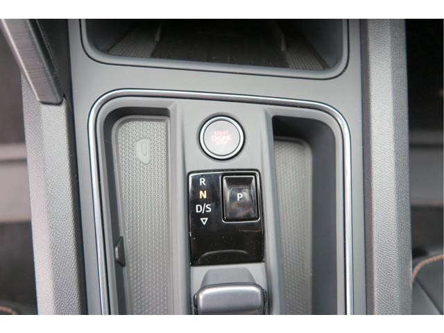 CUPRA Formentor 1.4 e-Hybrid 204pk Business. Led , Trekhaak , PDC , Clima, Stuurwiel verwarmd , LMV , Carplay, etc .