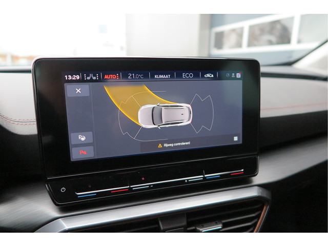 CUPRA Formentor 1.4 e-Hybrid 204pk Business. Led , Trekhaak , PDC , Clima, Stuurwiel verwarmd , LMV , Carplay, etc .