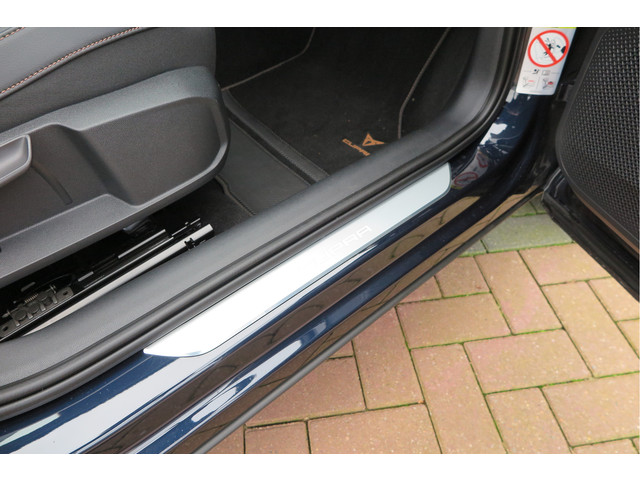 CUPRA Formentor 1.4 e-Hybrid 204pk Business. Led , Trekhaak , PDC , Clima, Stuurwiel verwarmd , LMV , Carplay, etc .