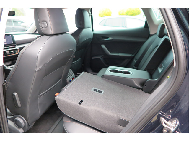 CUPRA Formentor 1.4 e-Hybrid 204pk Business. Led , Trekhaak , PDC , Clima, Stuurwiel verwarmd , LMV , Carplay, etc .