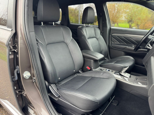 Mitsubishi Outlander 2.4 PHEV S Automaat Clima - Airco Navi Camera Leder Elektrische Voorstoel - Achterklep Trekhaak