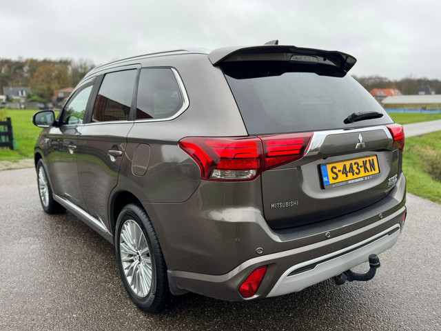 Mitsubishi Outlander 2.4 PHEV S Automaat Clima - Airco Navi Camera Leder Elektrische Voorstoel - Achterklep Trekhaak
