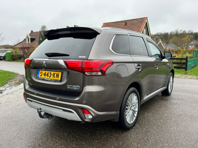 Mitsubishi Outlander 2.4 PHEV S Automaat Clima - Airco Navi Camera Leder Elektrische Voorstoel - Achterklep Trekhaak