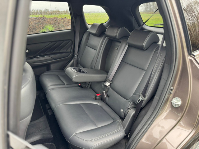 Mitsubishi Outlander 2.4 PHEV S Automaat Clima - Airco Navi Camera Leder Elektrische Voorstoel - Achterklep Trekhaak