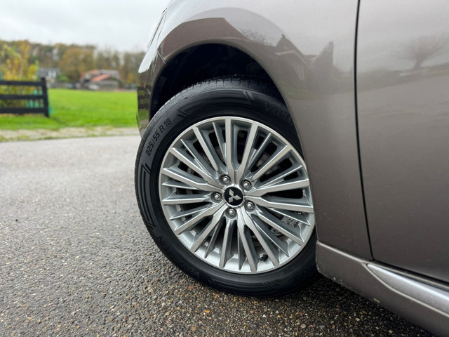 Mitsubishi Outlander 2.4 PHEV S Automaat Clima - Airco Navi Camera Leder Elektrische Voorstoel - Achterklep Trekhaak