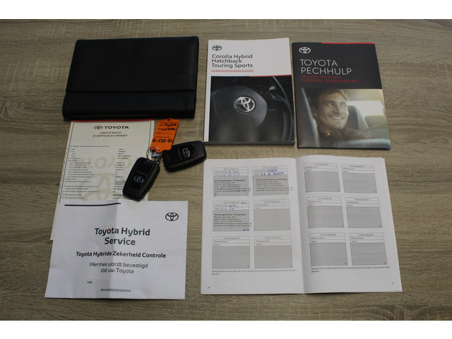 Toyota Corolla 1.8 Hybrid Active Carplay Camera N.A.P.