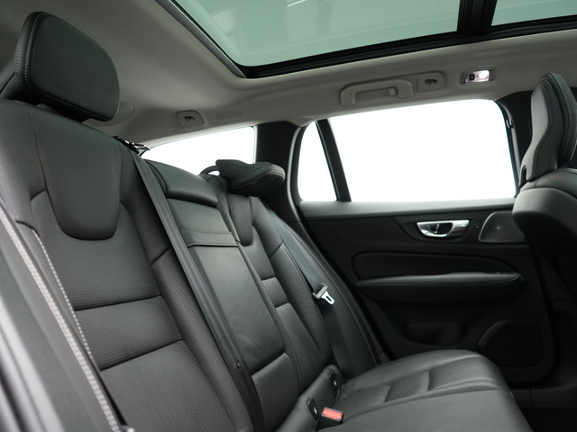 Volvo V60 2.0 T8 Recharge AWD Inscription 392pk Dealer O.H PHEV | Trekhaak Af Fabriek | Panodak | Head Up | Adaptive Cruise | 360 Camera |