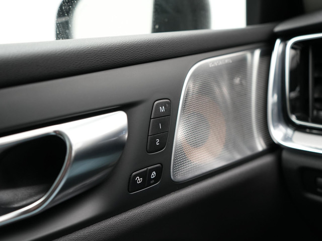 Volvo V60 2.0 T8 Recharge AWD Inscription 392pk Dealer O.H PHEV | Trekhaak Af Fabriek | Panodak | Head Up | Adaptive Cruise | 360 Camera |