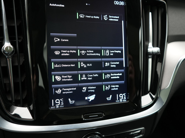 Volvo V60 2.0 T8 Recharge AWD Inscription 392pk Dealer O.H PHEV | Trekhaak Af Fabriek | Panodak | Head Up | Adaptive Cruise | 360 Camera |