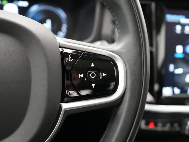 Volvo V60 2.0 T8 Recharge AWD Inscription 392pk Dealer O.H PHEV | Trekhaak Af Fabriek | Panodak | Head Up | Adaptive Cruise | 360 Camera |