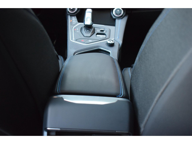 Lynk & Co 01 1.5 VIRTUAL 360 CAMERA INFINITY GELUID PANORAMADAK ADAPT.CRUISE 20INCH LED SFEERVERLICHTING