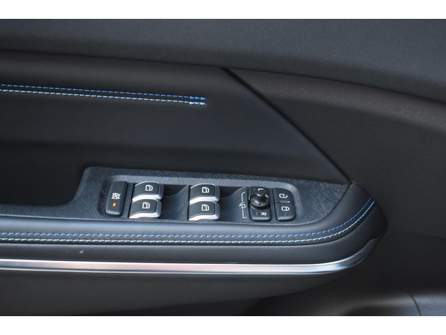 Lynk & Co 01 1.5 VIRTUAL 360 CAMERA BLACK EDITION INFINITY GELUID PANORAMADAK ADAPT.CRUISE 20INCH SFEERVERLICHTING