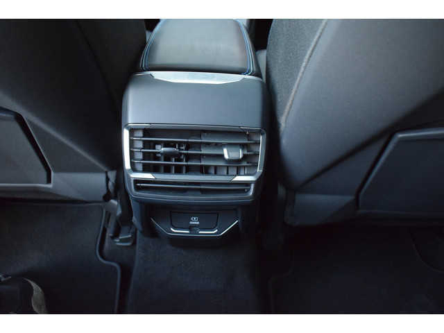 Lynk & Co 01 1.5 VIRTUAL 360 CAMERA BLACK EDITION INFINITY GELUID PANORAMADAK ADAPT.CRUISE 20INCH SFEERVERLICHTING