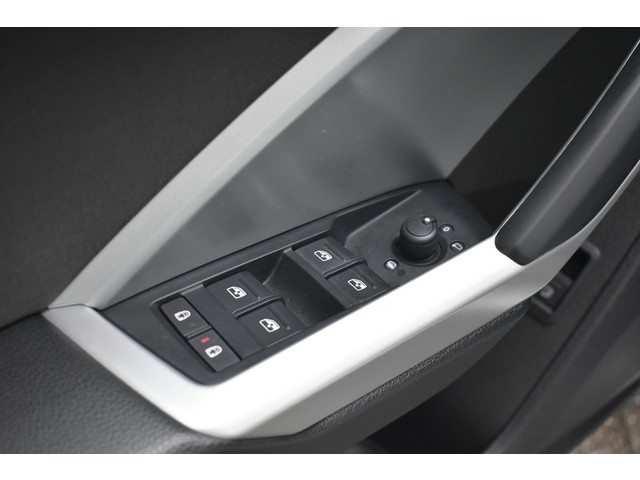 Audi Q3 Sportback 45 TFSI e Edition Navi Camera LED 19 Velgen PHEV