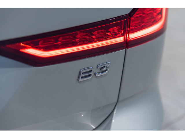 Volvo V60 B3 Aut. R-Design Stoelverwarming Leder Panoramadak 163pk