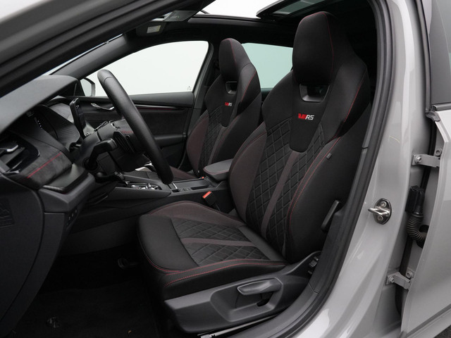 Skoda Octavia Combi 1.4 TSI RS iV 245 pk DSG PHEV Business | Panoramadak | Canton | Adaptief onderstel | Matrix LED | Achteruitrijcamera | Sto