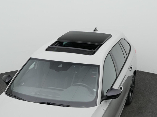 Skoda Octavia Combi 1.4 TSI RS iV 245 pk DSG PHEV Business | Panoramadak | Canton | Adaptief onderstel | Matrix LED | Achteruitrijcamera | Sto
