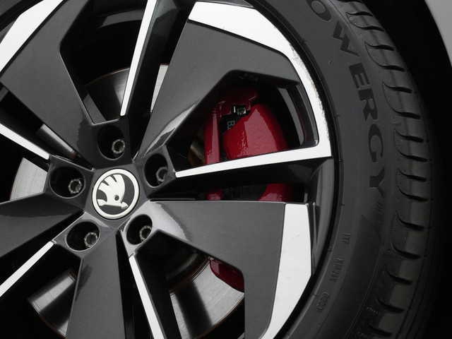 Skoda Octavia Combi 1.4 TSI RS iV 245 pk DSG PHEV Business | Panoramadak | Canton | Adaptief onderstel | Matrix LED | Achteruitrijcamera | Sto