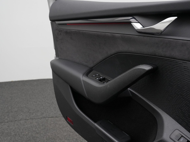 Skoda Octavia Combi 1.4 TSI RS iV 245 pk DSG PHEV Business | Panoramadak | Canton | Adaptief onderstel | Matrix LED | Achteruitrijcamera | Sto