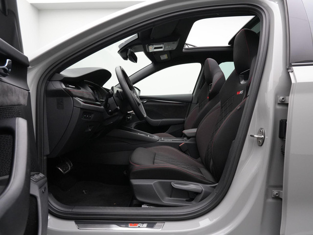 Skoda Octavia Combi 1.4 TSI RS iV 245 pk DSG PHEV Business | Panoramadak | Canton | Adaptief onderstel | Matrix LED | Achteruitrijcamera | Sto