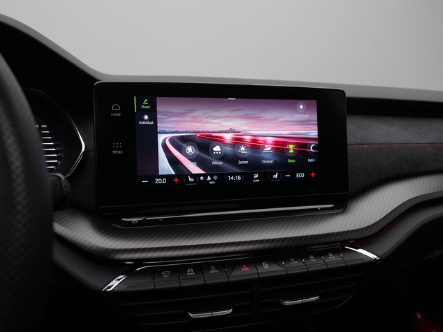 Skoda Octavia Combi 1.4 TSI RS iV 245 pk DSG PHEV Business | Panoramadak | Canton | Adaptief onderstel | Matrix LED | Achteruitrijcamera | Sto