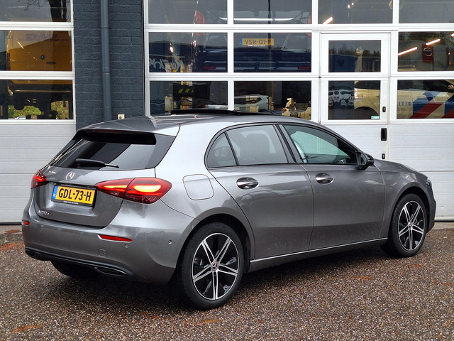 Mercedes-Benz A-Klasse 250 e Star Edition Luxury Line | Panoramadak | Night pakket | Achteruitrijcamera | Sfeerverlichting | Multibeam LED | Dodehoekas