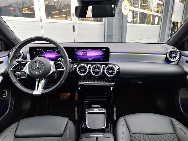 Mercedes-Benz A-Klasse 250 e Star Edition Luxury Line | Panoramadak | Night pakket | Achteruitrijcamera | Sfeerverlichting | Multibeam LED | Dodehoekas