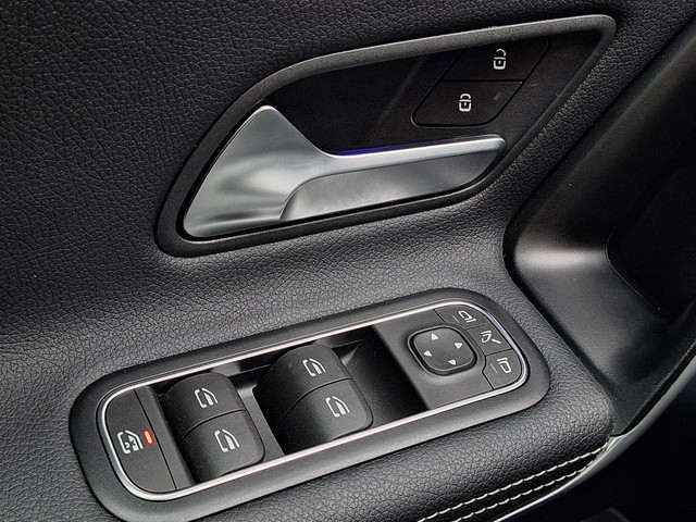 Mercedes-Benz A-Klasse 250 e Star Edition Luxury Line | Panoramadak | Night pakket | Achteruitrijcamera | Sfeerverlichting | Multibeam LED | Dodehoekas