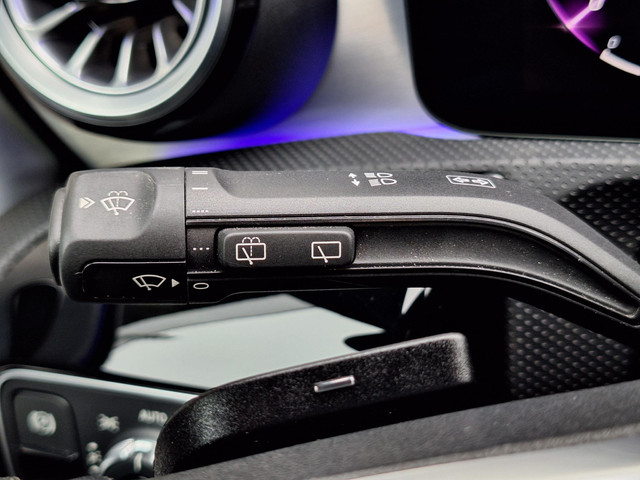 Mercedes-Benz A-Klasse 250 e Star Edition Luxury Line | Panoramadak | Night pakket | Achteruitrijcamera | Sfeerverlichting | Multibeam LED | Dodehoekas