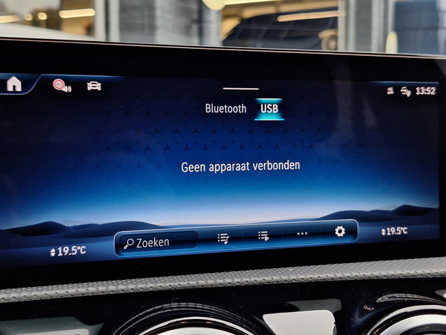 Mercedes-Benz A-Klasse 250 e Star Edition Luxury Line | Panoramadak | Night pakket | Achteruitrijcamera | Sfeerverlichting | Multibeam LED | Dodehoekas