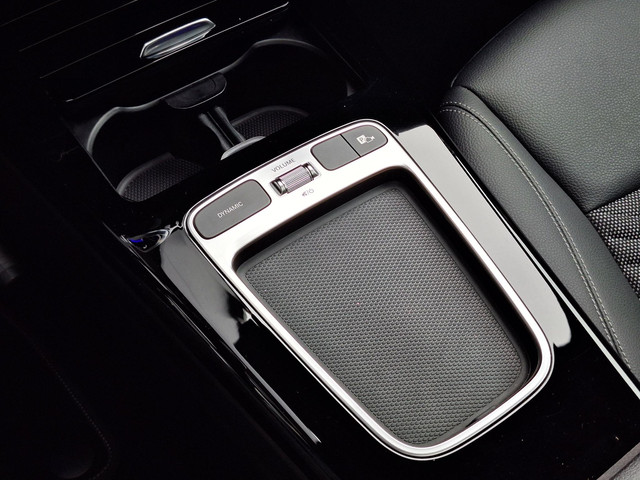 Mercedes-Benz A-Klasse 250 e Star Edition Luxury Line | Panoramadak | Night pakket | Achteruitrijcamera | Sfeerverlichting | Multibeam LED | Dodehoekas