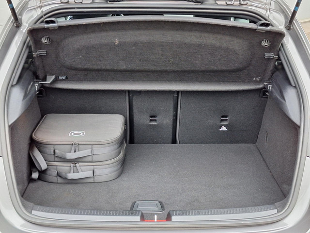 Mercedes-Benz A-Klasse 250 e Star Edition Luxury Line | Panoramadak | Night pakket | Achteruitrijcamera | Sfeerverlichting | Multibeam LED | Dodehoekas