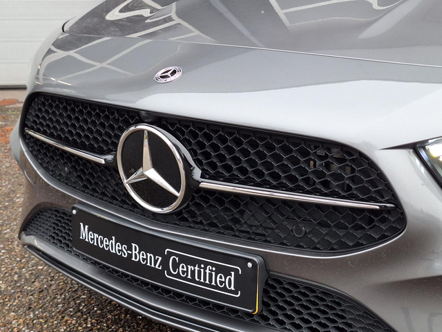 Mercedes-Benz A-Klasse 250 e Star Edition Luxury Line | Panoramadak | Night pakket | Achteruitrijcamera | Sfeerverlichting | Multibeam LED | Dodehoekas