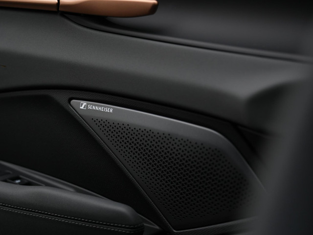 CUPRA Terramar 1.5 TSI e-Hybrid 272 pk DSG VZ Performance | Panoramadak | Trekhaak | Leder Suede | Sennheiser | Geheugenstoel | Matrix LED | Ad