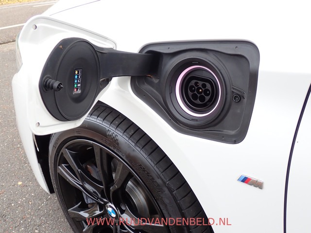 BMW 2 Serie Active Tourer 225XE M-PAKKET SHADOWLINE 94%SOH SPORTLEER KEYLESS NAVI