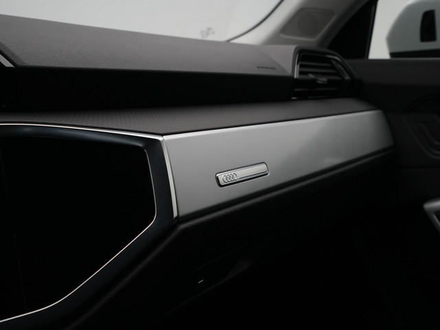 Audi Q3 45 TFSI e 245pk S-Tronic edition Navi Camera Stoelverwarming Carplay Side Assist 21