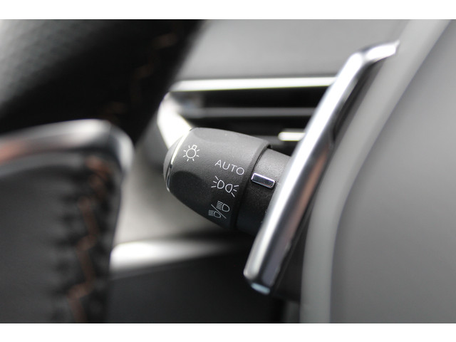 Peugeot 3008 1.6 HYbrid 225 GT | Nachtzicht | Panoramadak | Trekhaak | Navigatie | Camera | BLIS