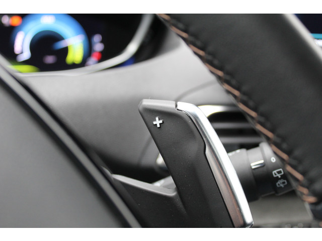 Peugeot 3008 1.6 HYbrid 225 GT | Nachtzicht | Panoramadak | Trekhaak | Navigatie | Camera | BLIS