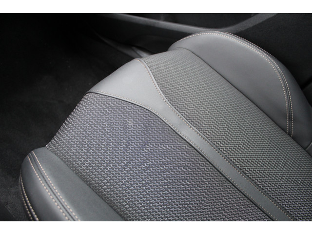 Peugeot 3008 1.6 HYbrid 225 GT | Nachtzicht | Panoramadak | Trekhaak | Navigatie | Camera | BLIS