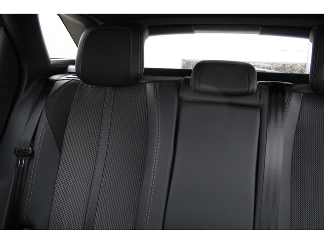 Peugeot 3008 1.6 HYbrid 225 GT | Nachtzicht | Panoramadak | Trekhaak | Navigatie | Camera | BLIS