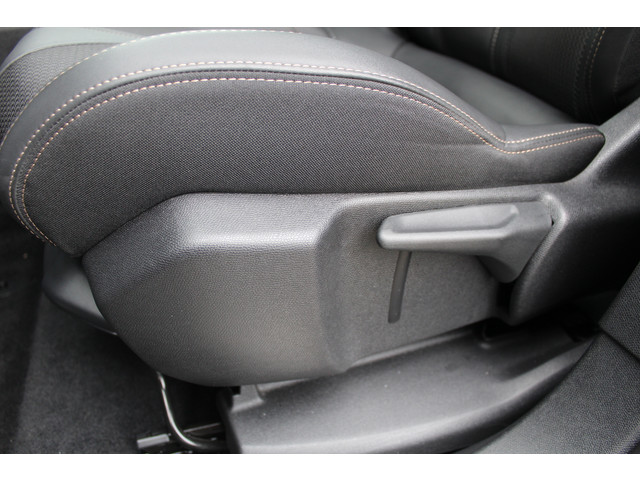 Peugeot 3008 1.6 HYbrid 225 GT | Nachtzicht | Panoramadak | Trekhaak | Navigatie | Camera | BLIS