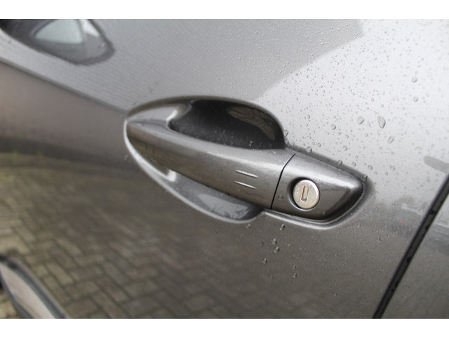 Peugeot 3008 1.6 HYbrid 225 GT | Nachtzicht | Panoramadak | Trekhaak | Navigatie | Camera | BLIS