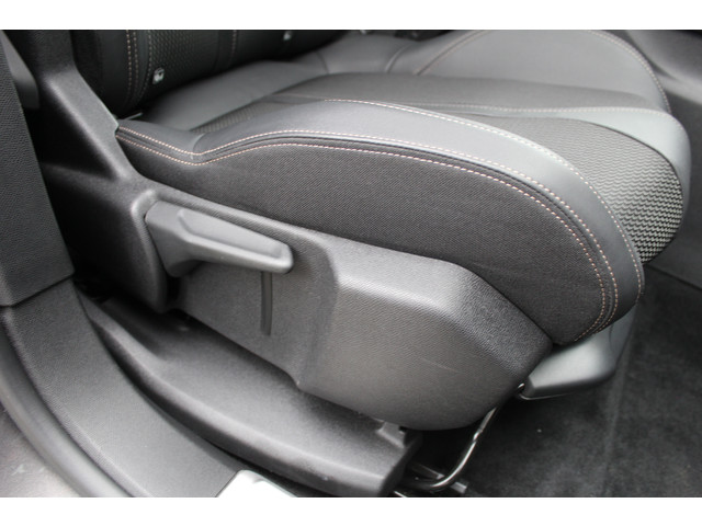 Peugeot 3008 1.6 HYbrid 225 GT | Nachtzicht | Panoramadak | Trekhaak | Navigatie | Camera | BLIS