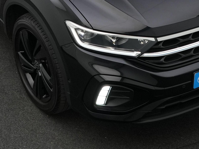 Volkswagen T-Roc 1.5 TSI 150 pk DSG R-Line | IQ Light | Parkeersensoren voor achter | Adaptive Cruise | Carplay